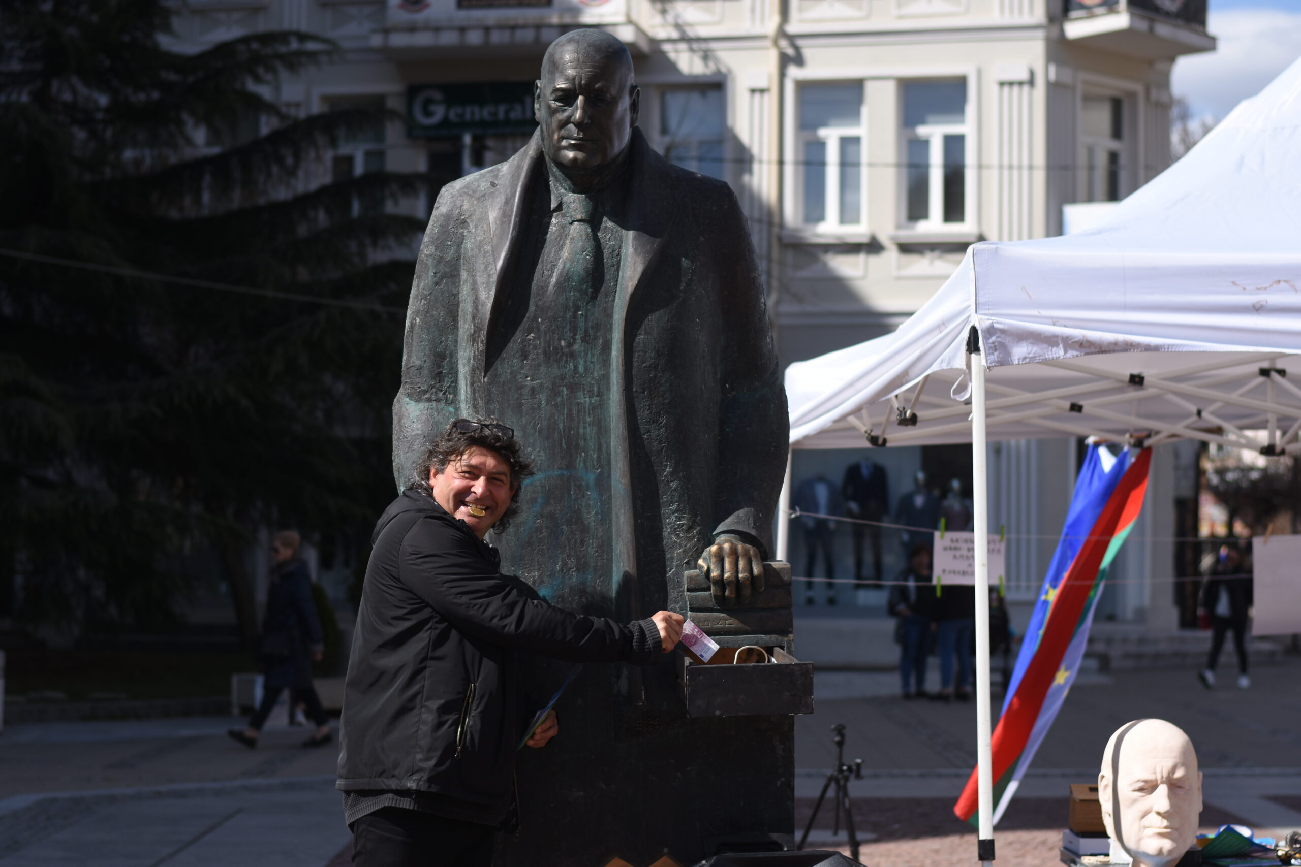 Врабчев-Дуел срещу чекмеджето